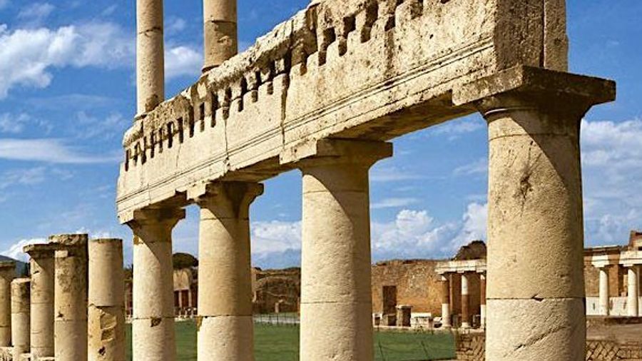 Pompeii & Mount Vesuvius: Guided Tour + Roundtrip from Naples + Lunch