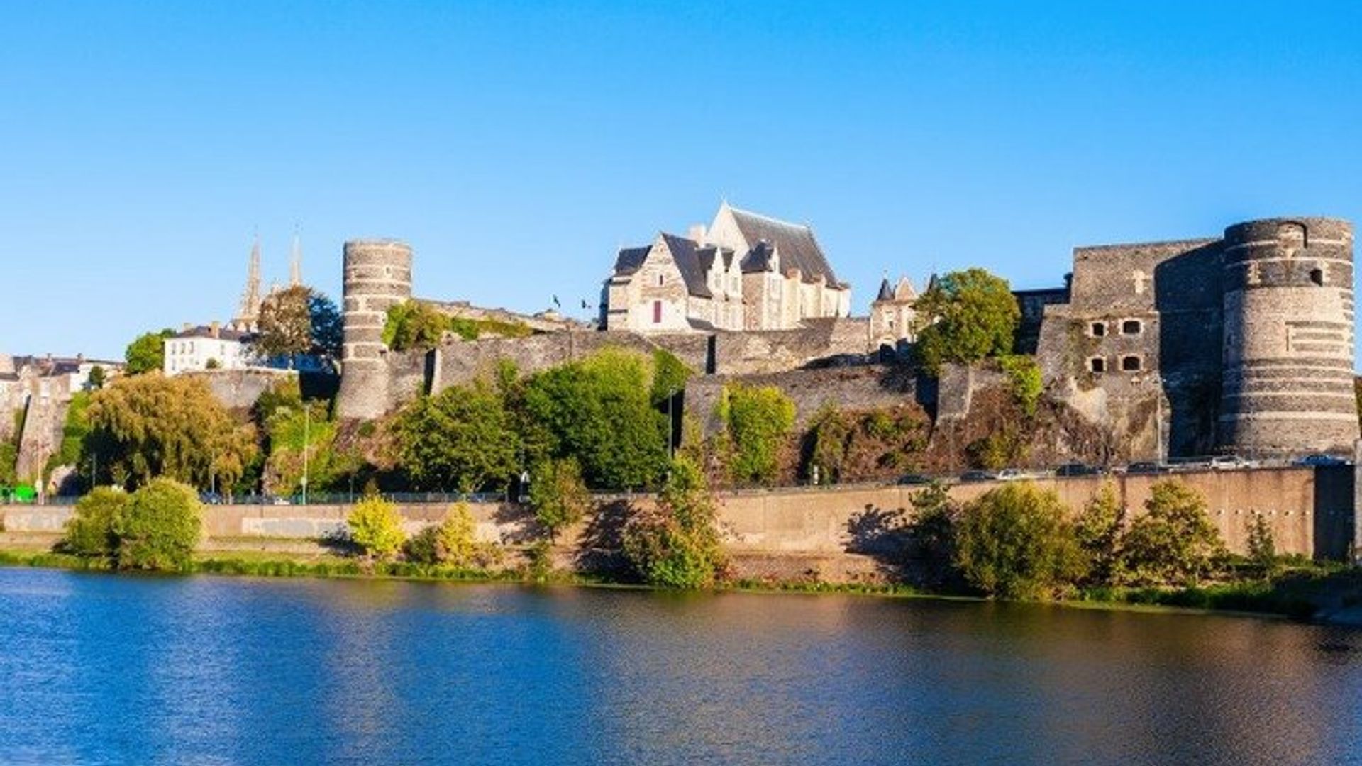 TOP Angers: Visita Guiada Privada con tu Móvil