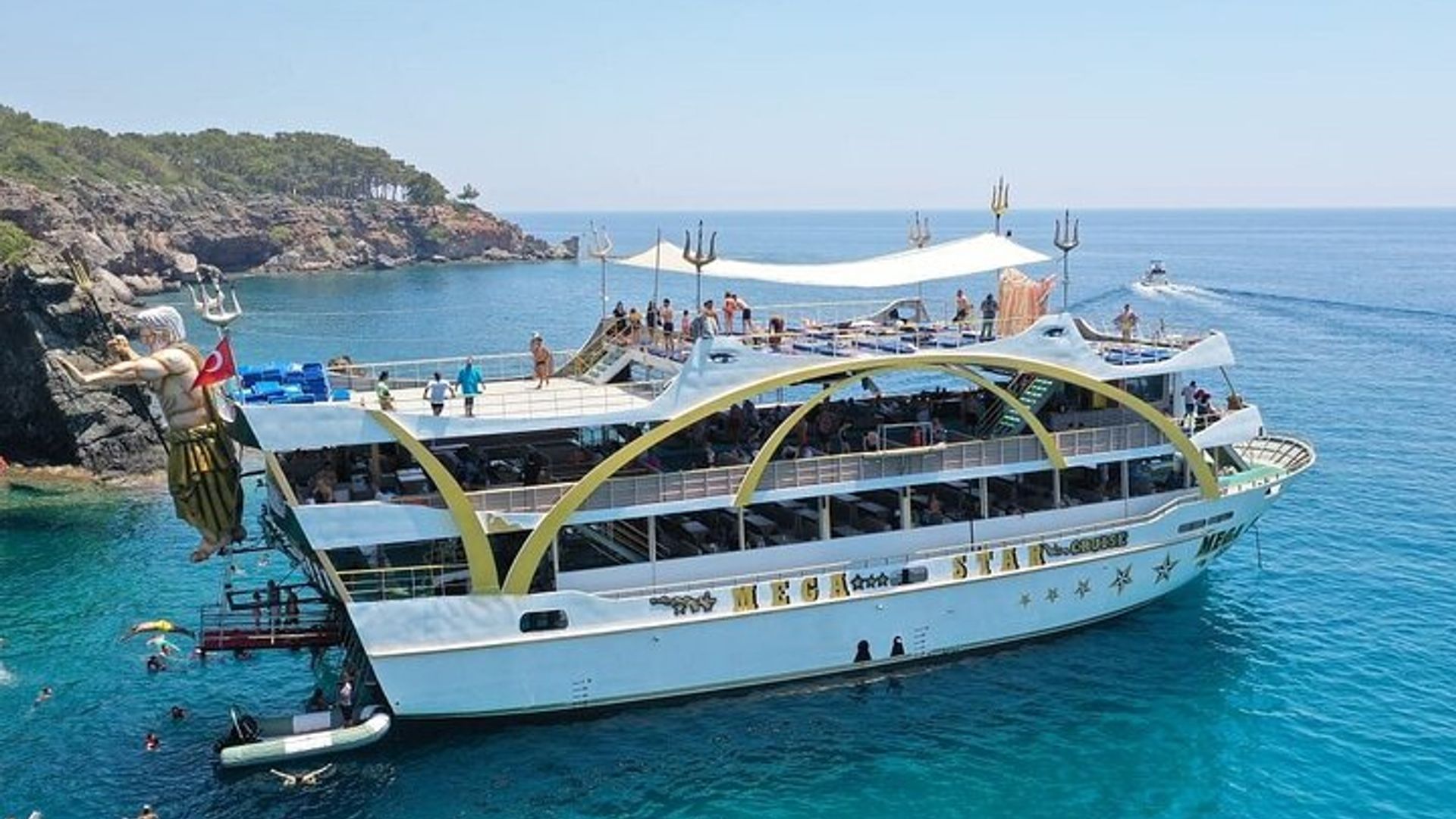 Mega Star Yacht Tour with Lunch, Foam Party & Transfer From Belek