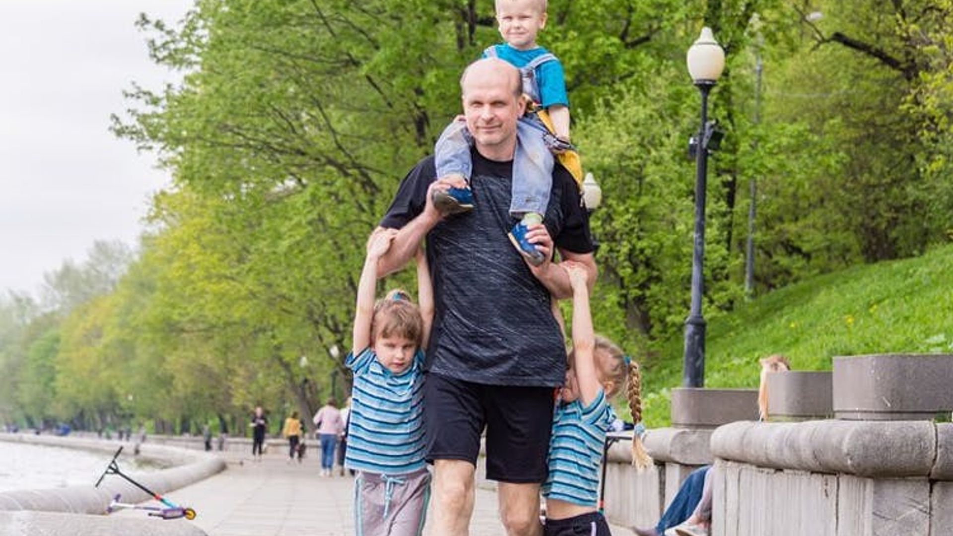 Self guided tour with interactive city game of Toulouse