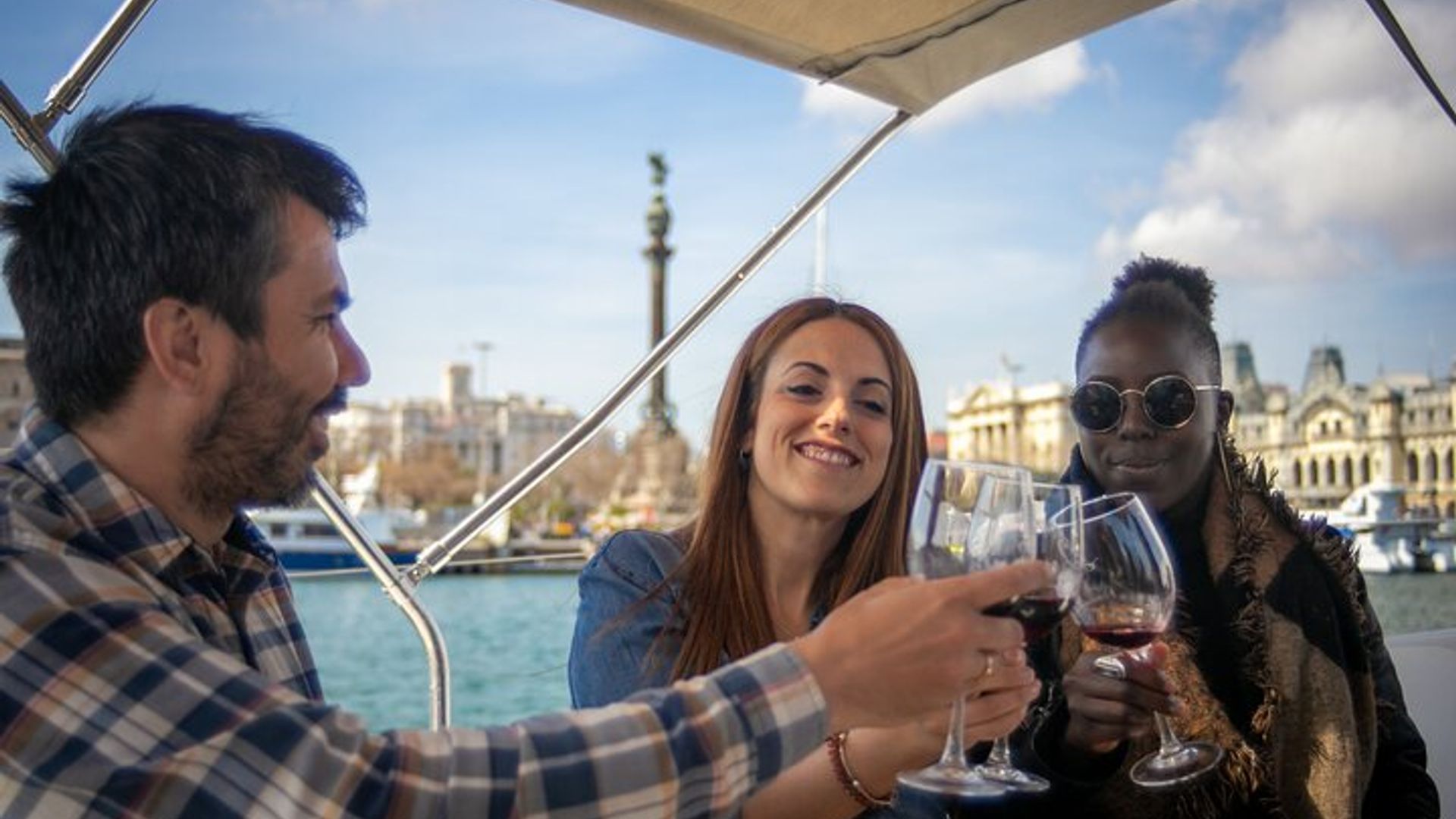 Barcelona: Sailing and Wine Tasting Experience