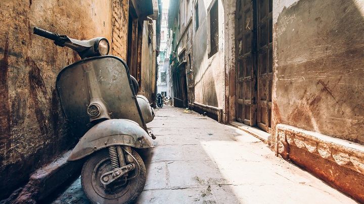 Two-Hour Guided Group Walking Tour of Ancient Varanasi
