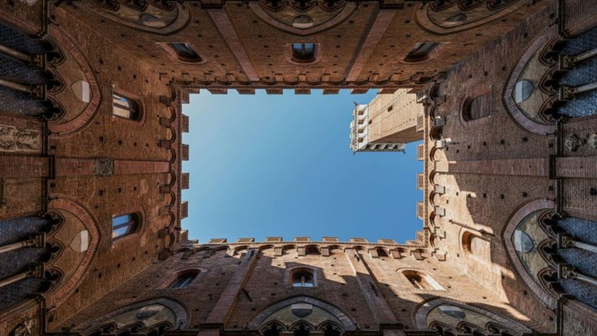 Búsqueda del tesoro en Siena y recorrido a pie autoguiado
