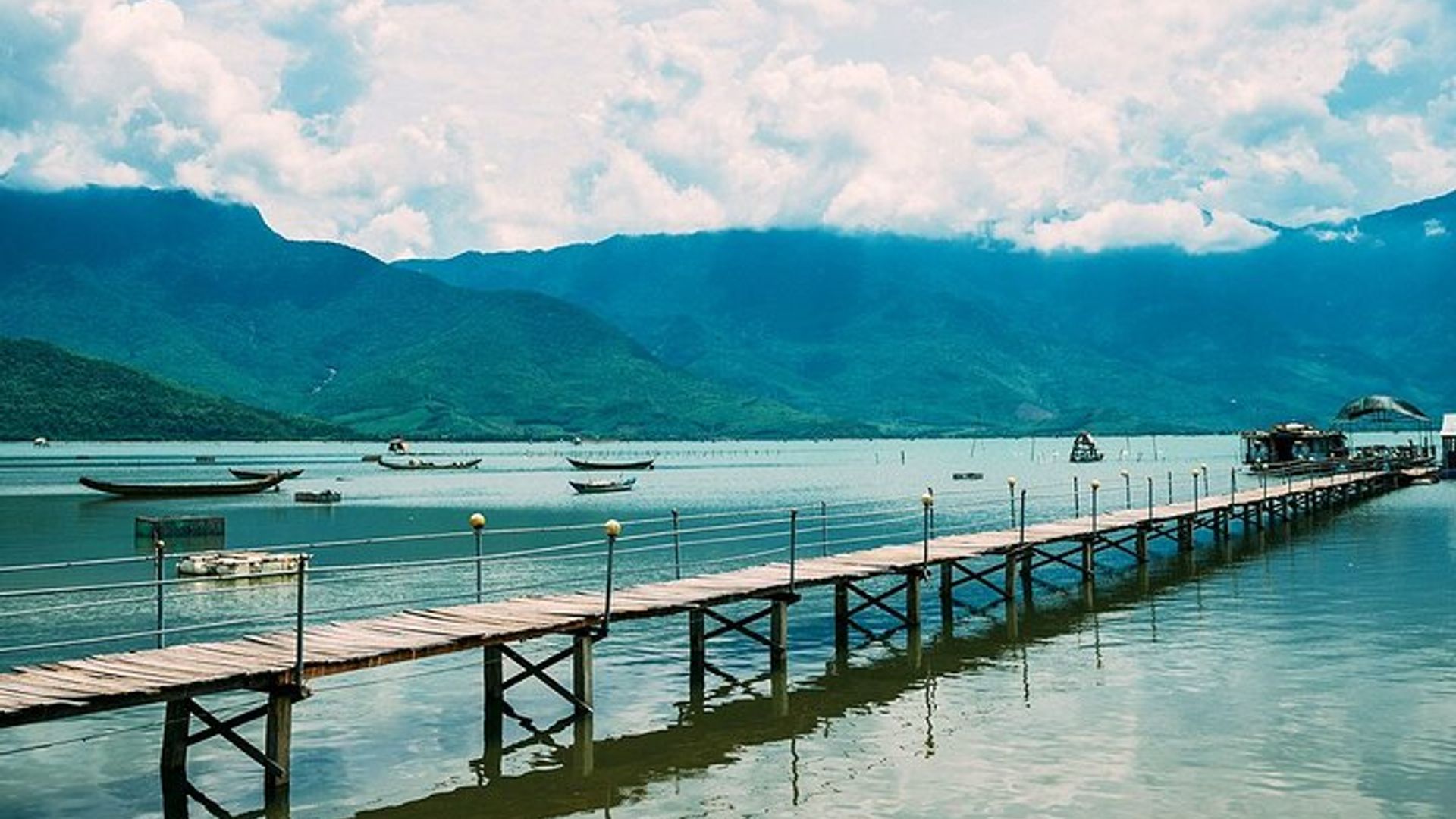 Traslado de Hue a Hoi An por Hai Van Pass & Marble Mountains