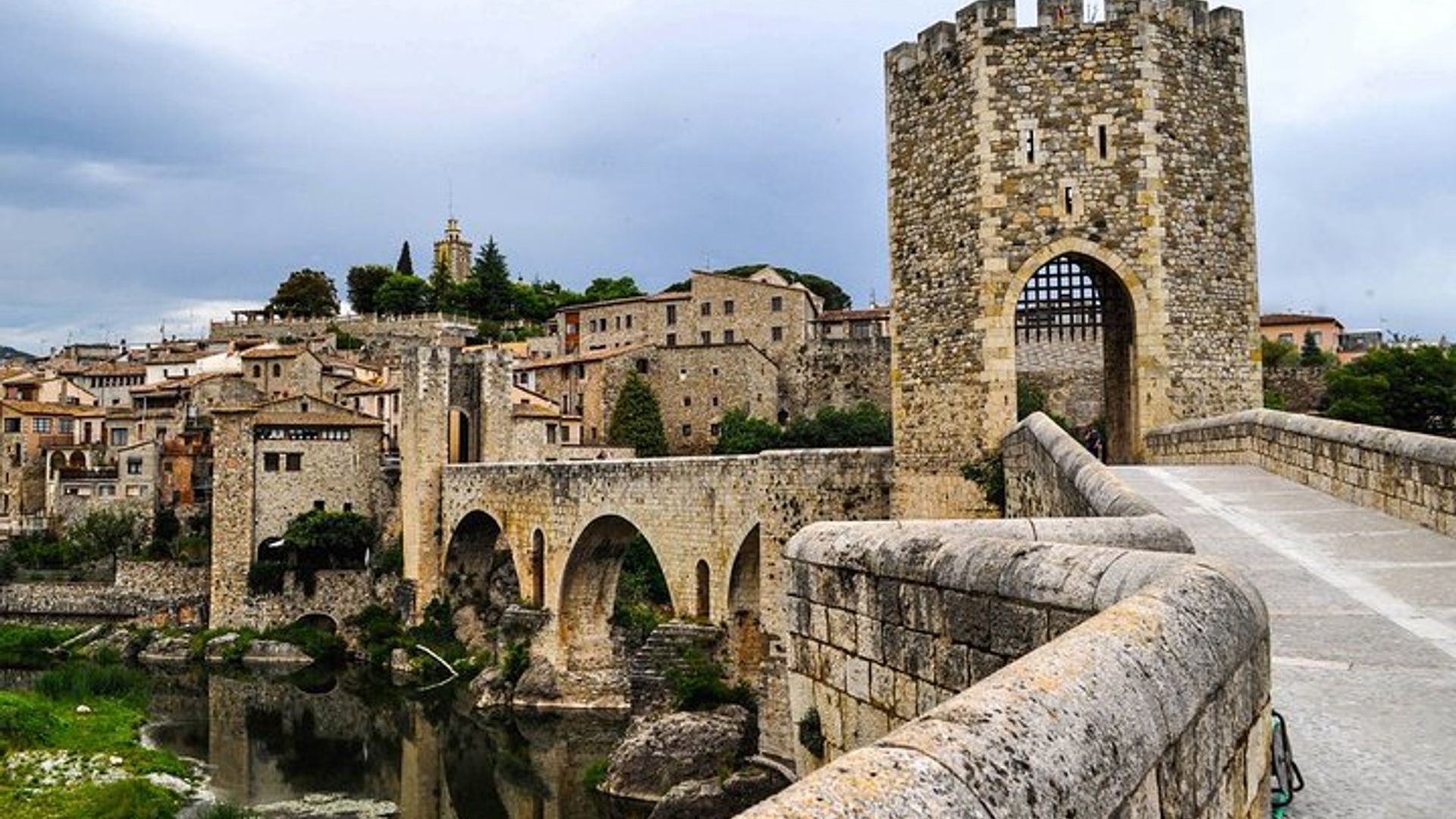 Tour privado: entra en una de las ciudades medievales más antiguas de Europa: Girona