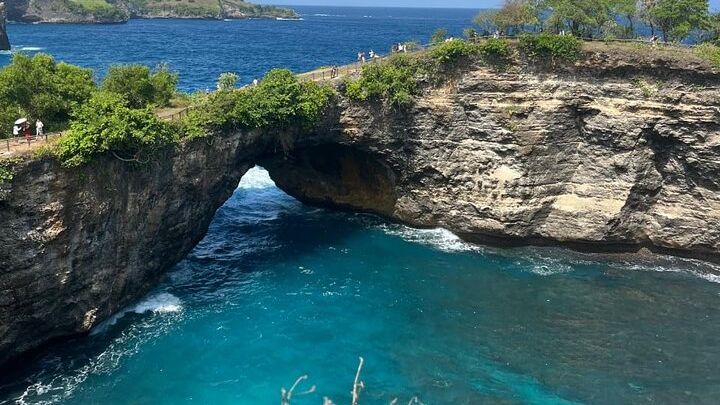 East and West Penida Island Private Photo Tour With Meals