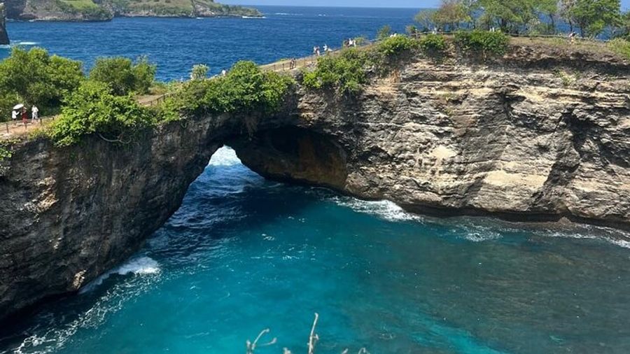 East and West Penida Island Private Photo Tour With Meals
