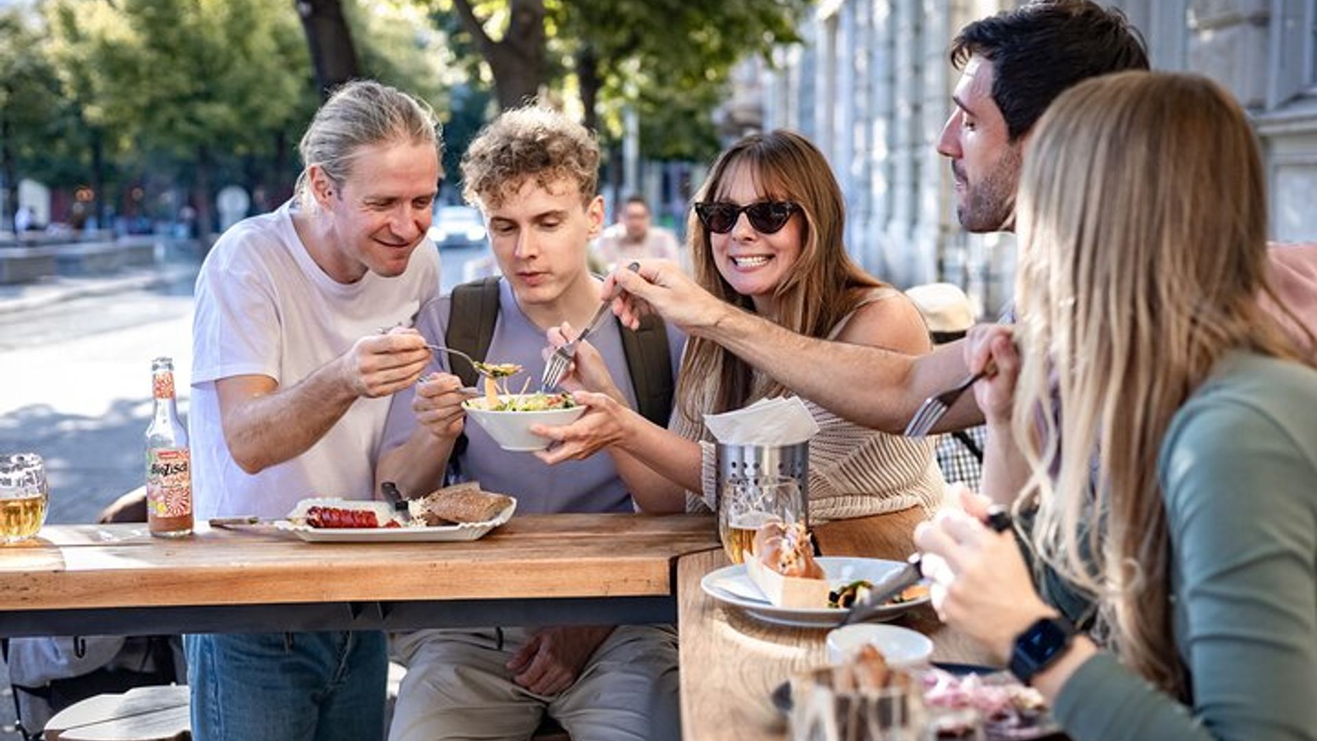 Prague Snack & Stroll: Private Food Tour with Your Local Buddy