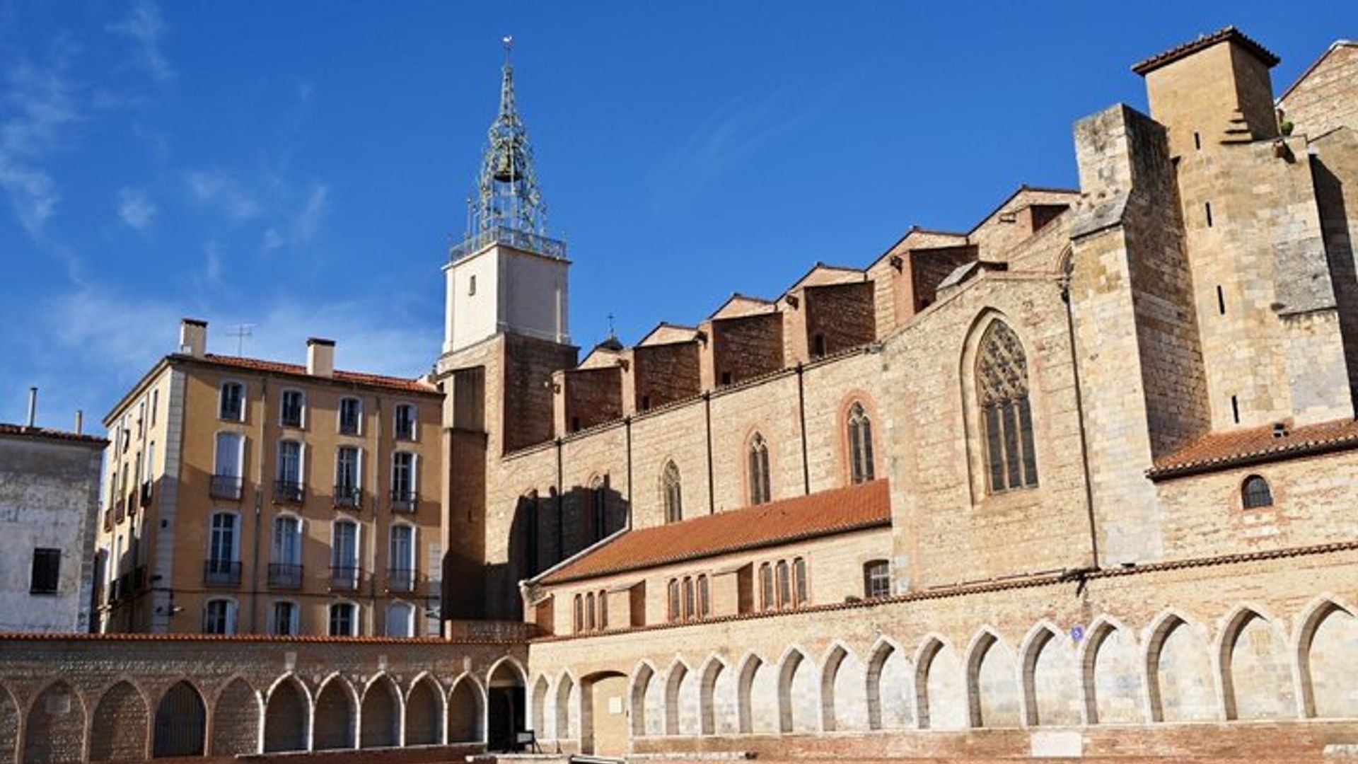 Perpignan Visite audioguidée à pied 1h et 19 commentaires audios