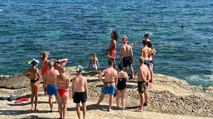 Alicante: Calas & Beaches Snorkeling with E - Bikes