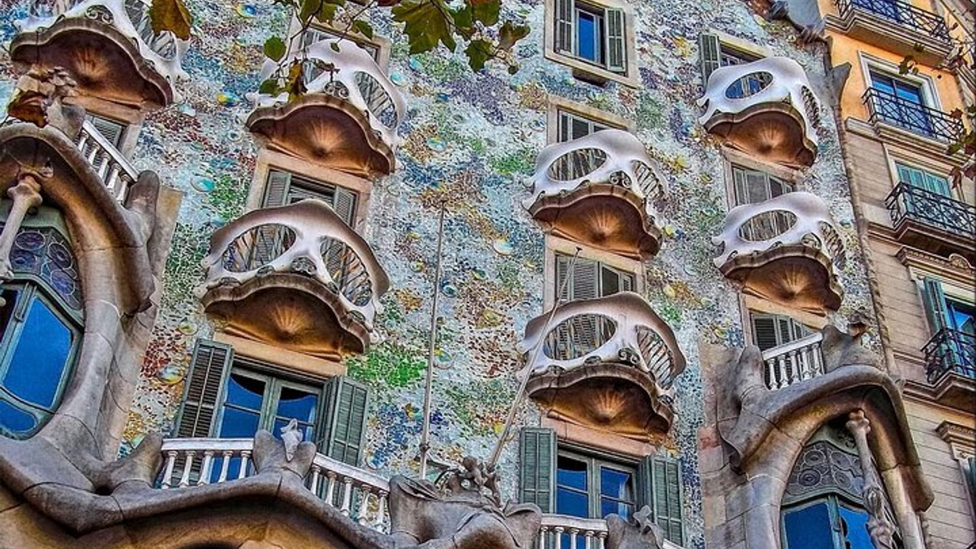2 or 3 Days Unlimited Pass to Explore Barcelona