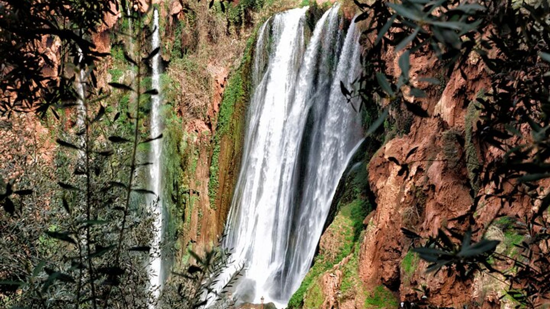 Day Trip to Ouzoud Waterfalls with Guide and Boat Trip