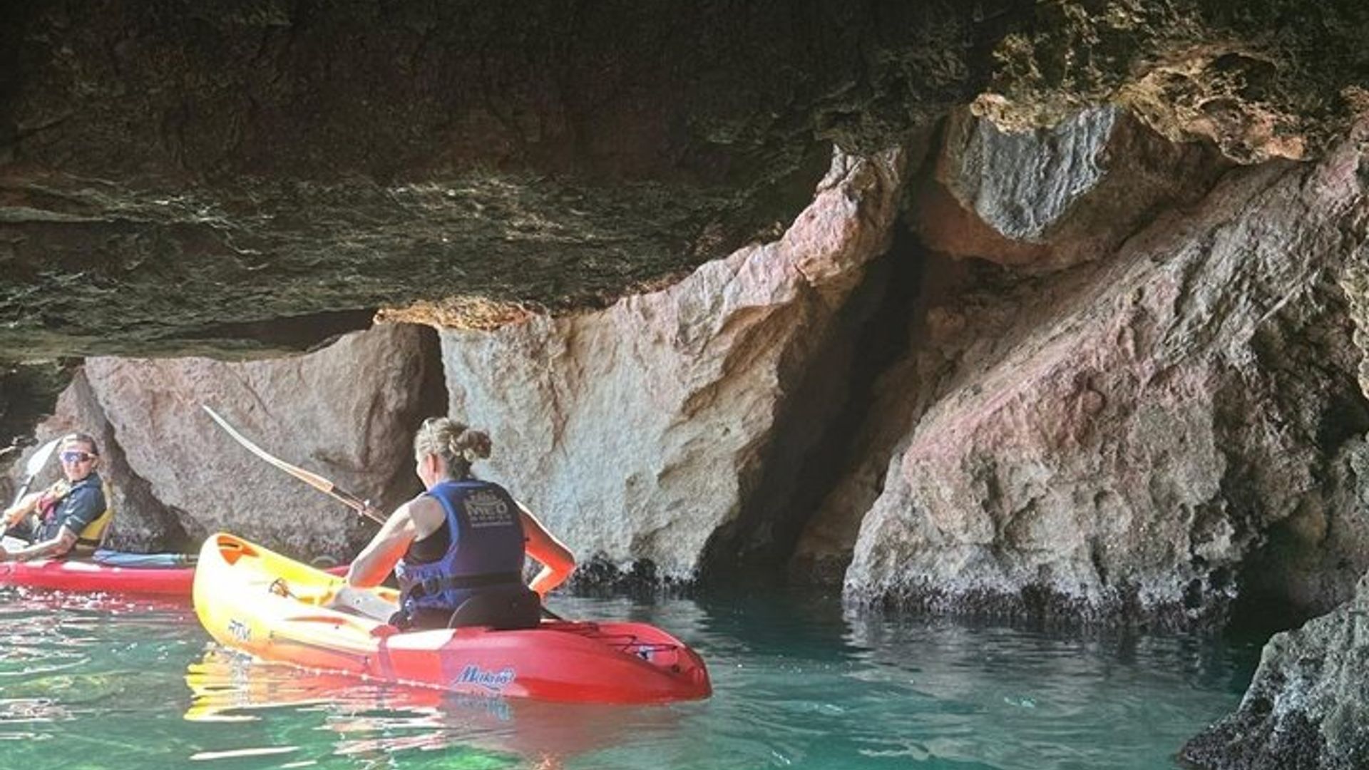 Buchten von Sète 3-stündige Seekajak-Exkursion