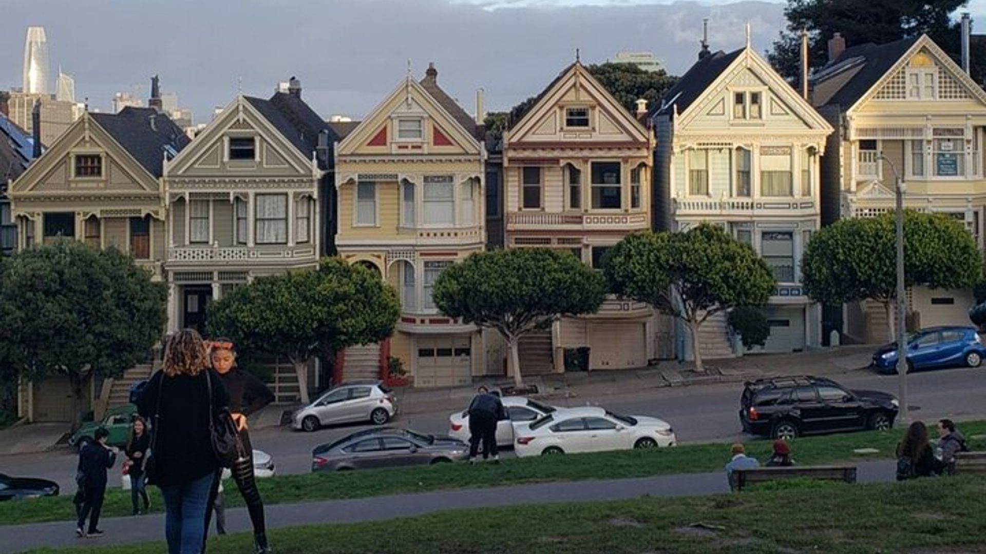 San Francisco Blue Painted Lady House Tour image 1
