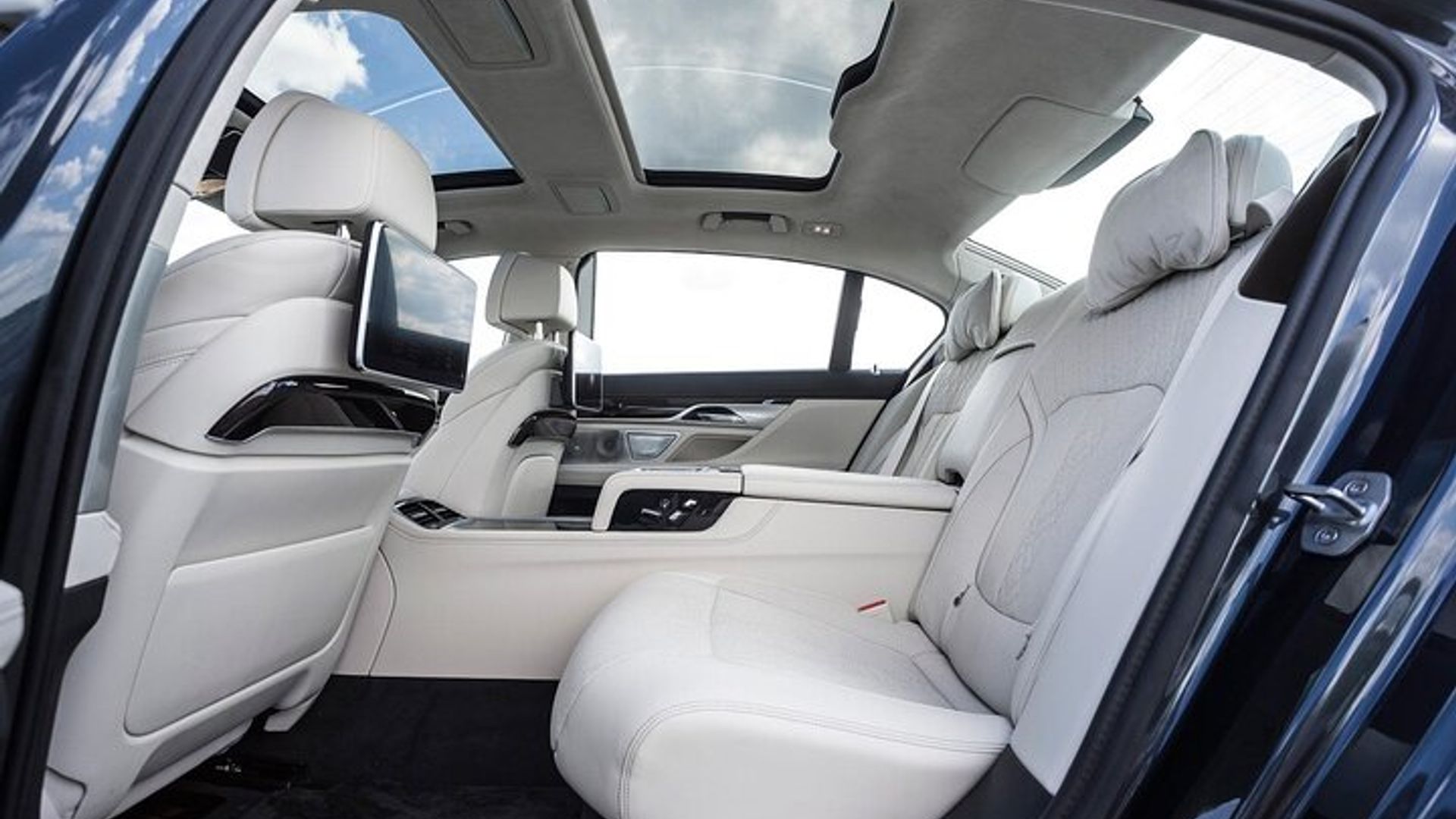Brussels-Central Station to Brussels Private Arrival Transfer