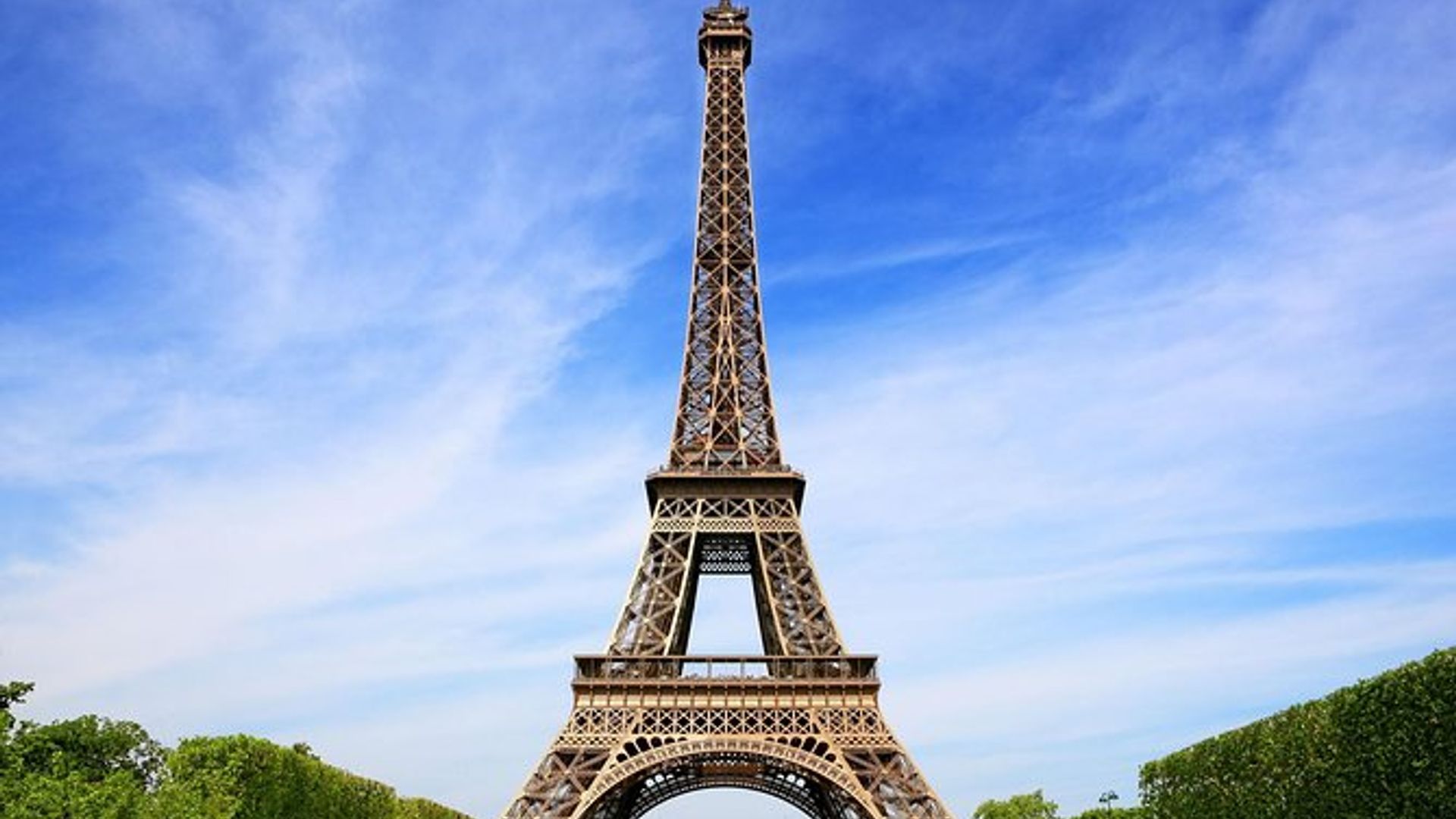 OT Paris Eiffel Tower 2nd Level German Guided Tour with Ticket For Summit
