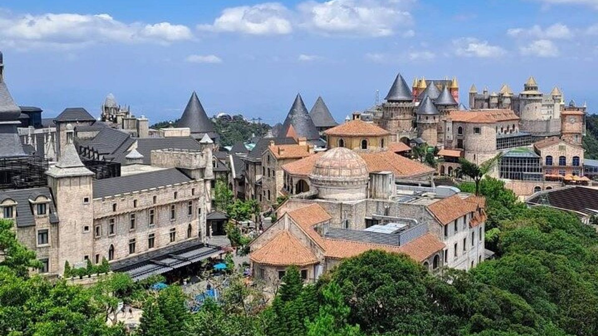 Voiture privée vers le Golden Bridge et retour depuis Hoi An/Da Nang