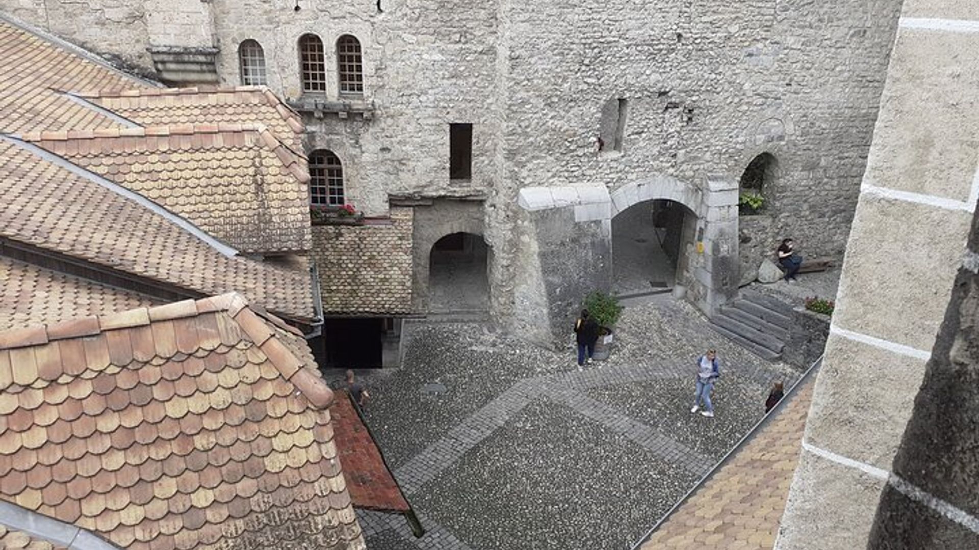 Tour privado de seis horas por la Riviera suiza