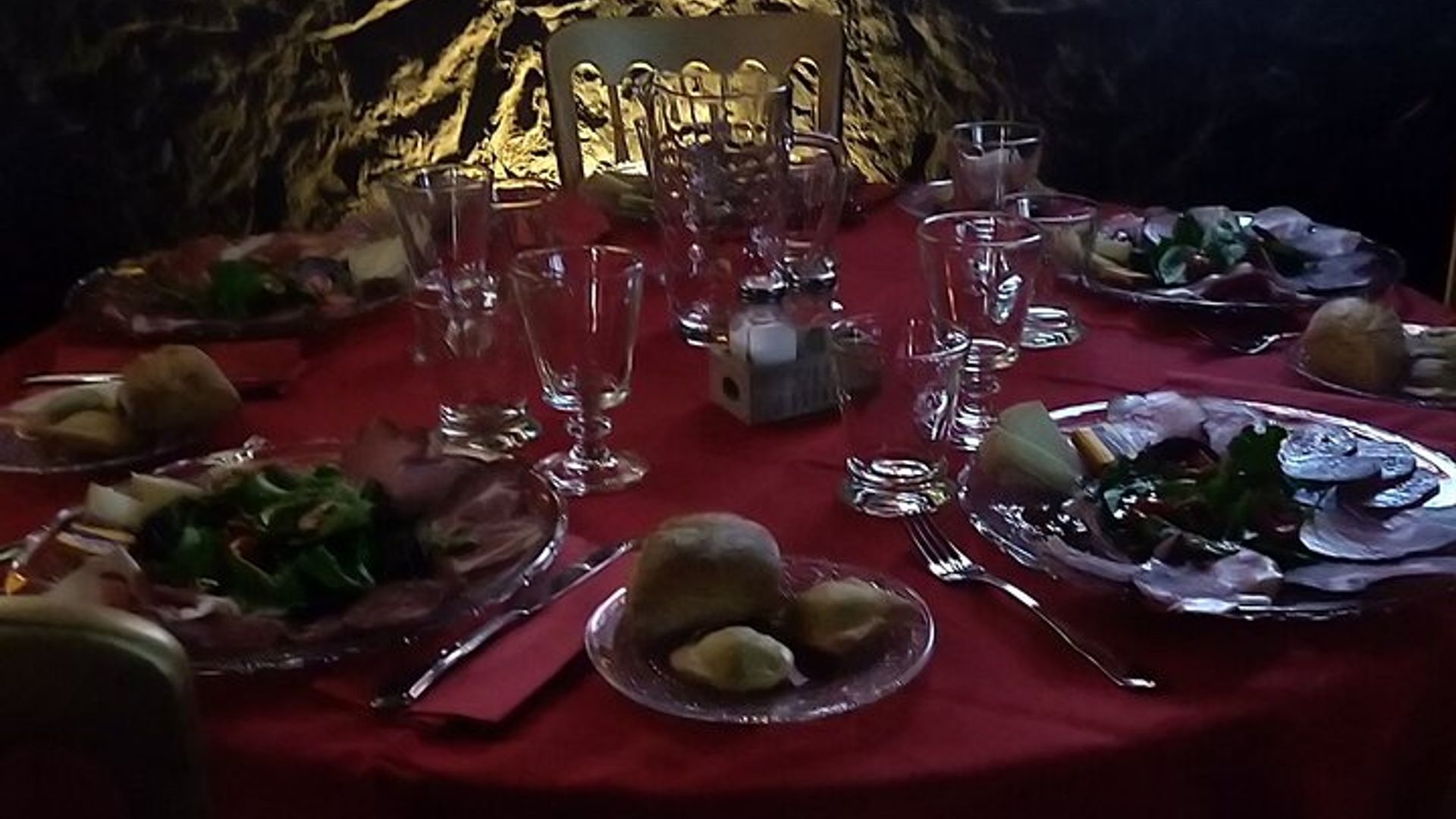 Napoleon Cave - Entertainment - Discovery/drink package