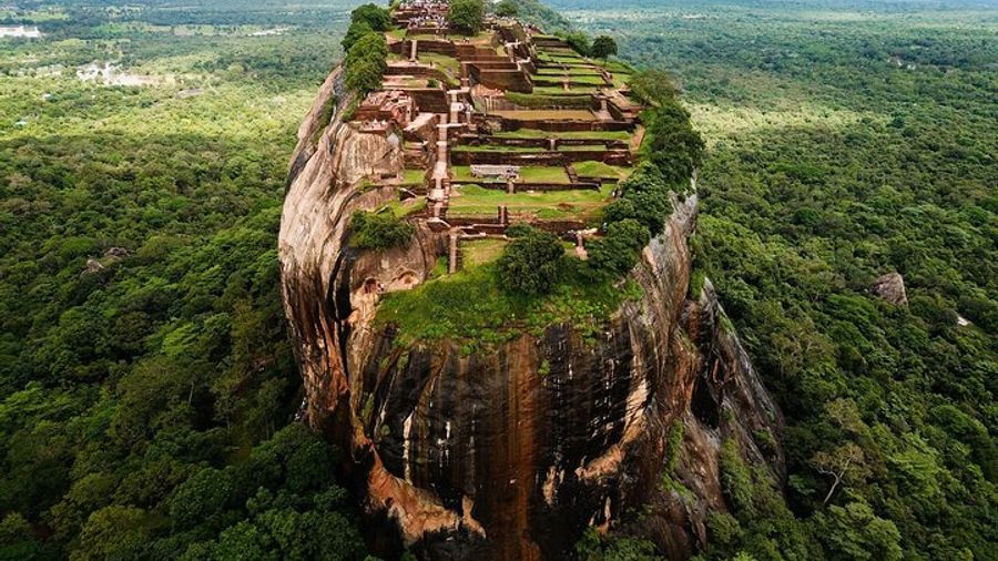 Experience the Beauty and History of Sri Lanka