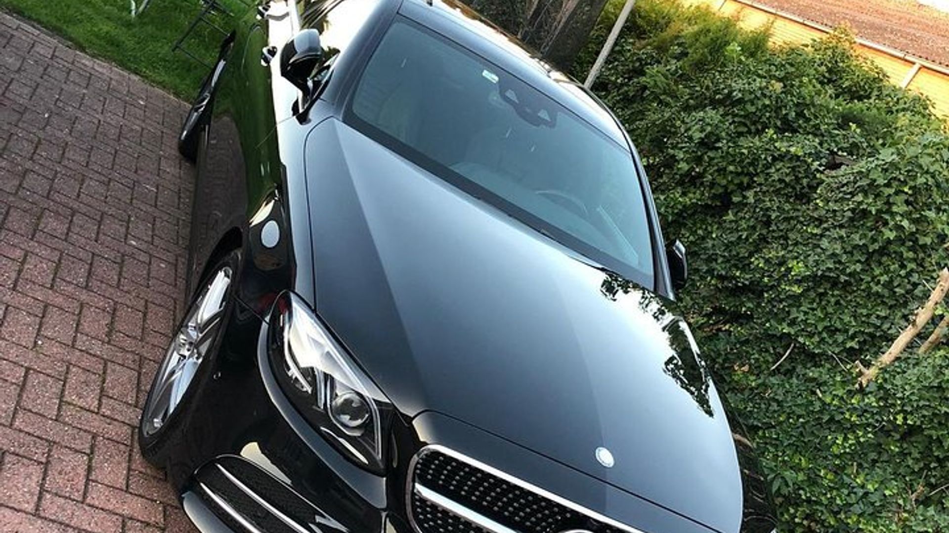 Véhicule de luxe de l'aéroport de Charleroi à la ville de Bruxelles