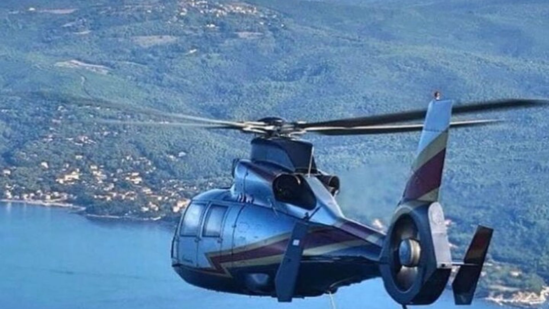 Cannes : Visite privée en hélicoptère au départ de la Croisette (12 - 60 min)