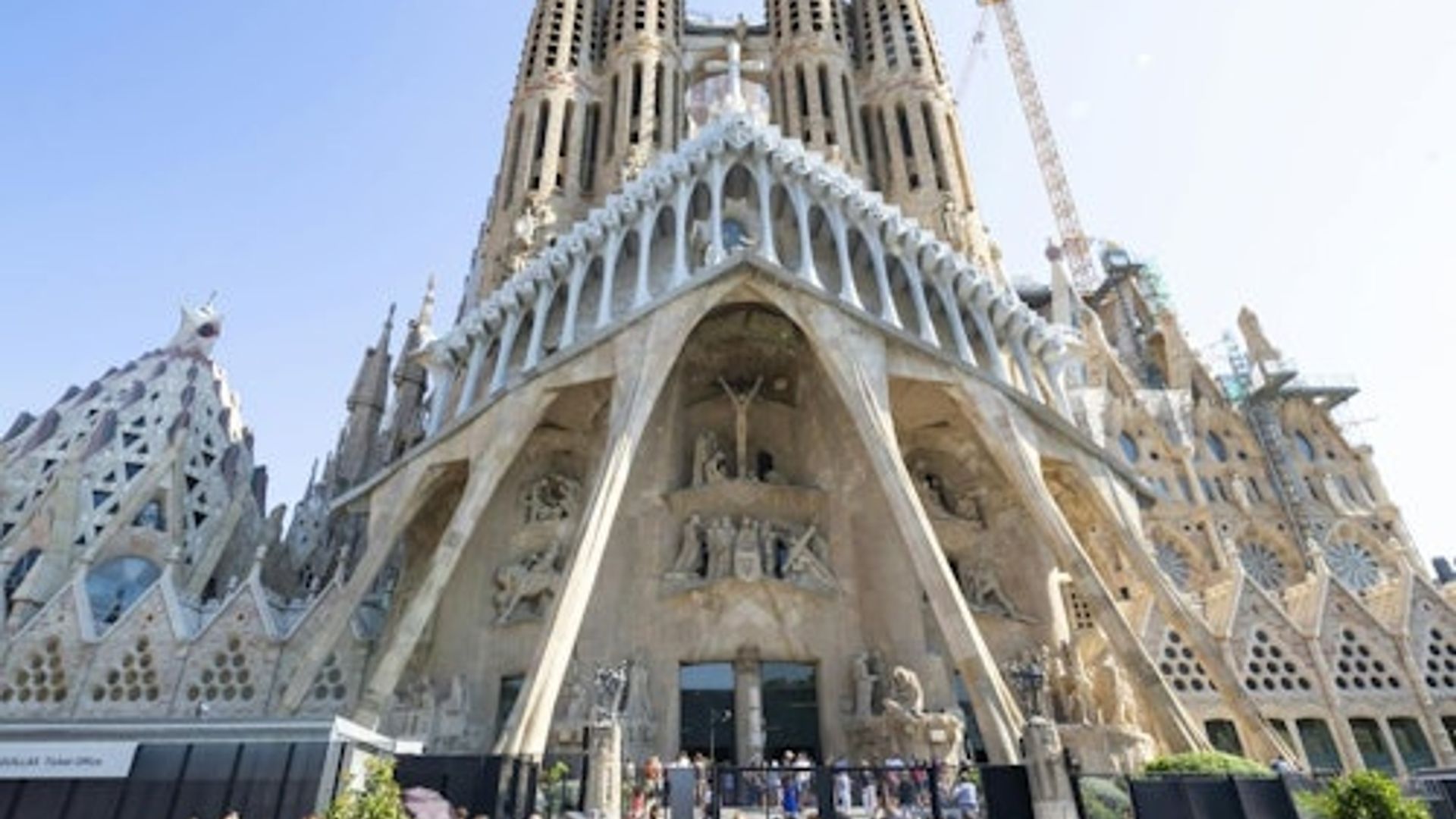 Sagrada Familia: Fast Track Ticket + Guided Tour
