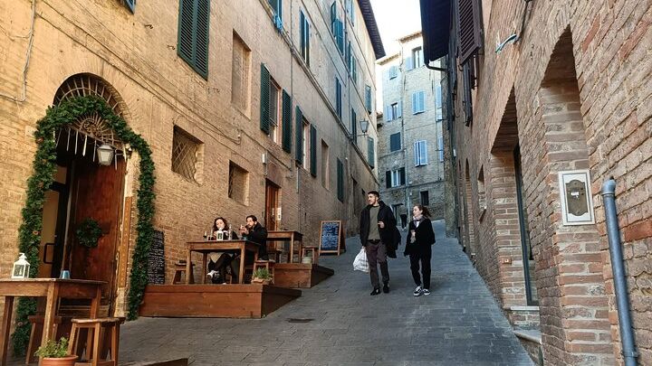 Siena Wine Tasting in Underground Medieval Aqueduct