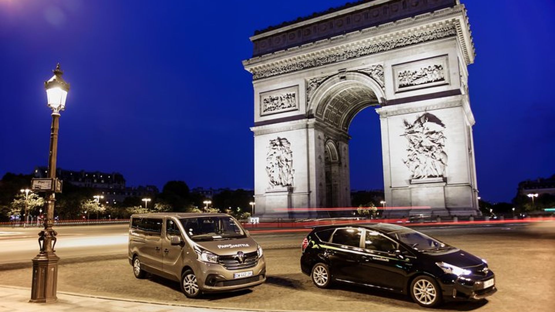 Paris Private Arrival Transfer: Charles de Gaulle or Orly