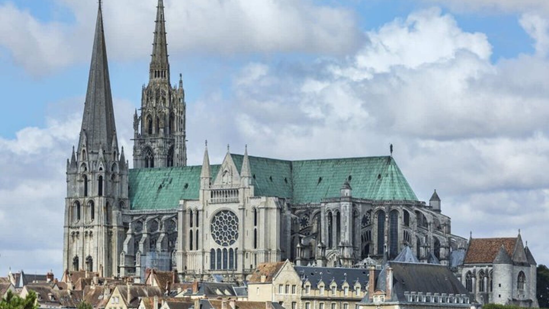 Hello Chartres: Private 2-Hour Intro City Walk with Local Guide