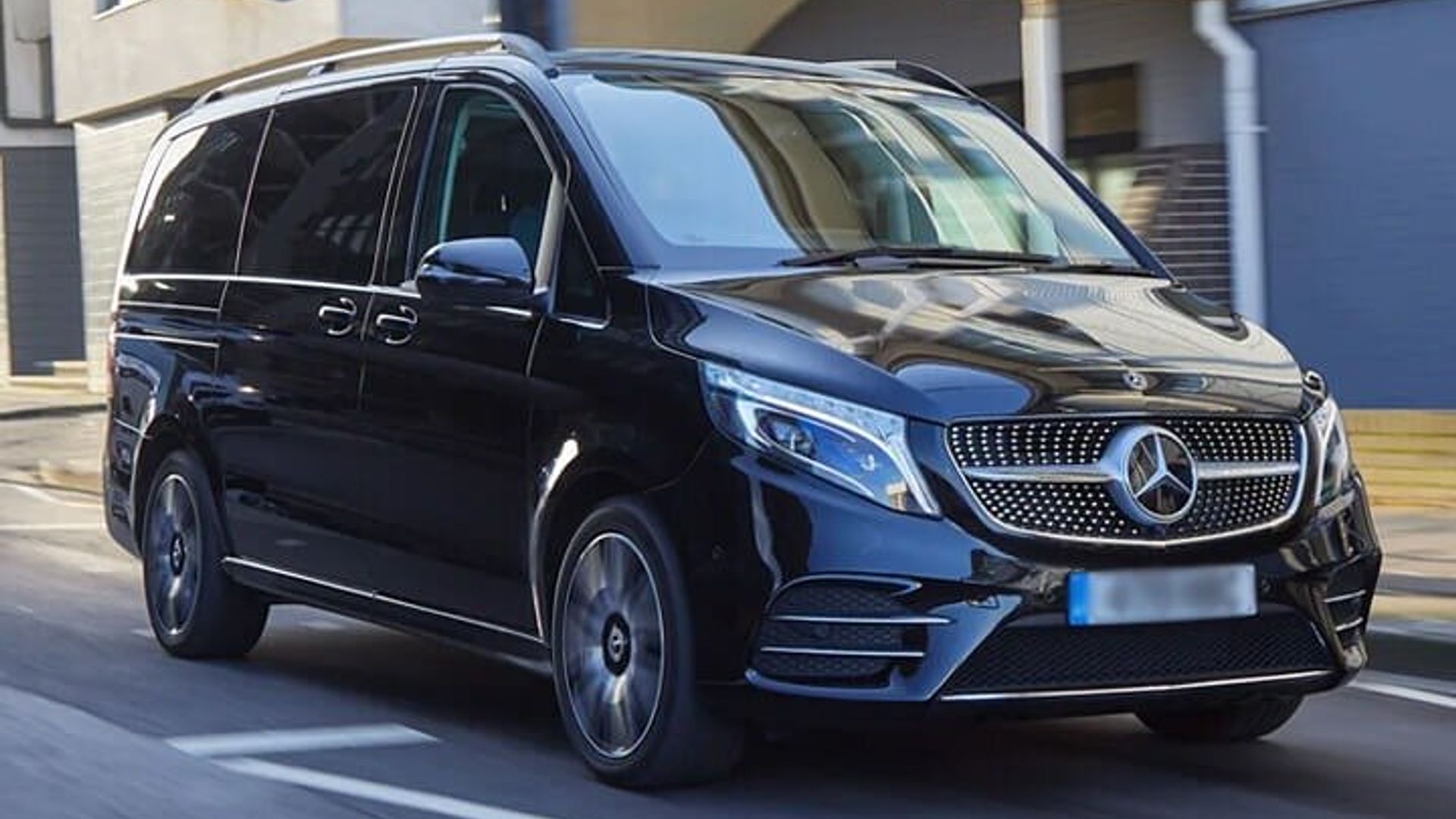 Lux-Van-Transfer von Cannes, Monaco, Cap d’Antibes zum Flughafen Nizza