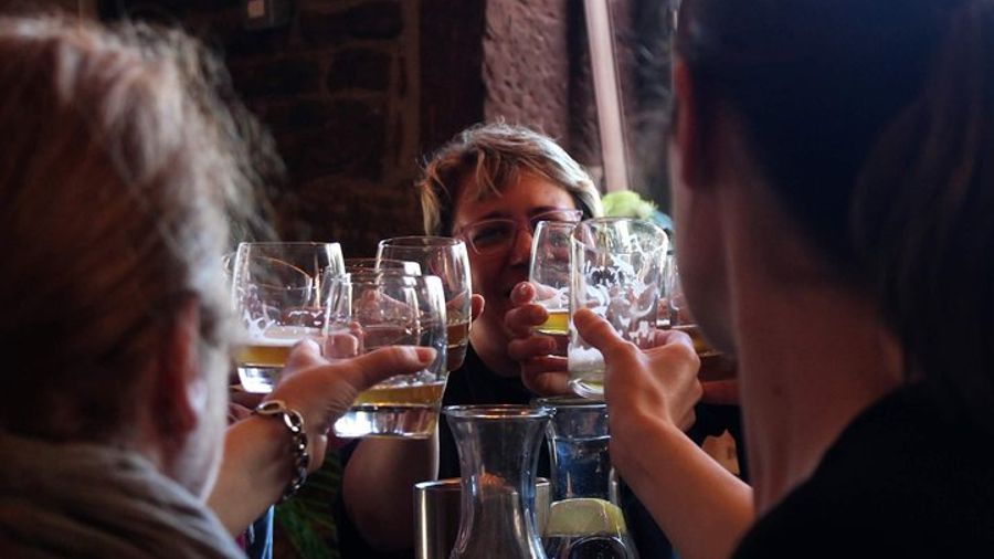 Glasgow: Pubs & History Walking Tour with Beer Tasting