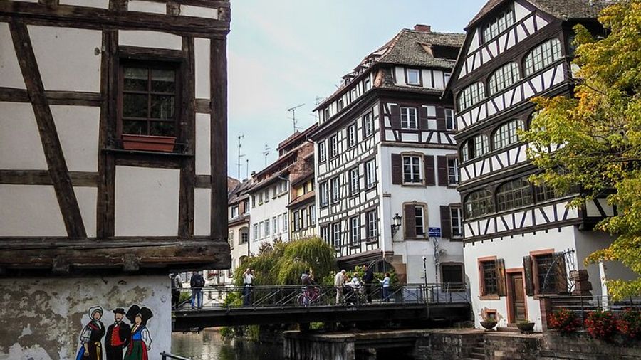 Self-guided group tour of Strasbourg ( + 6 local surprises)