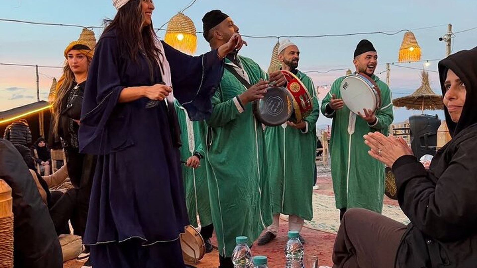 Marrakech : Puesta de sol, cena Show & Observación de estrellas en el desierto de Agafay