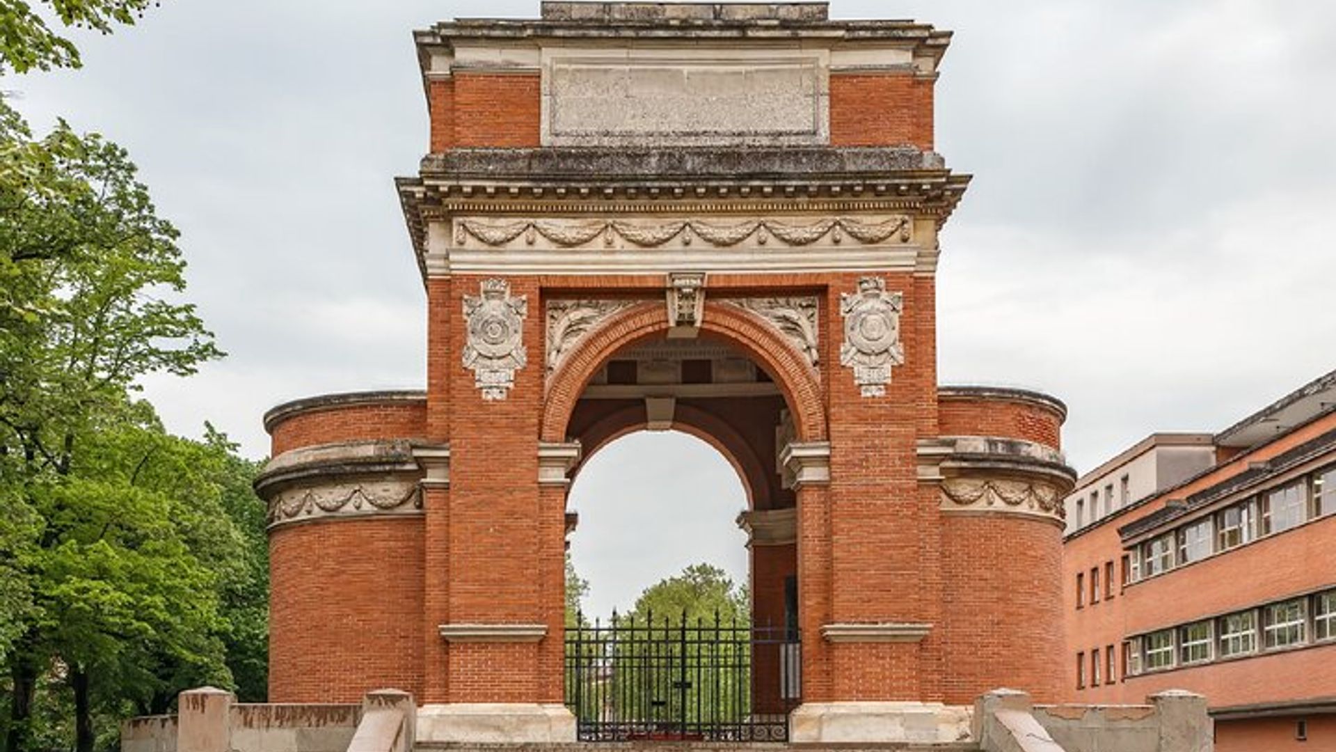 Albi: Audiogeführter Stadtrundgang, 1 Stunde 40 Minuten und 26 Audiokommentare