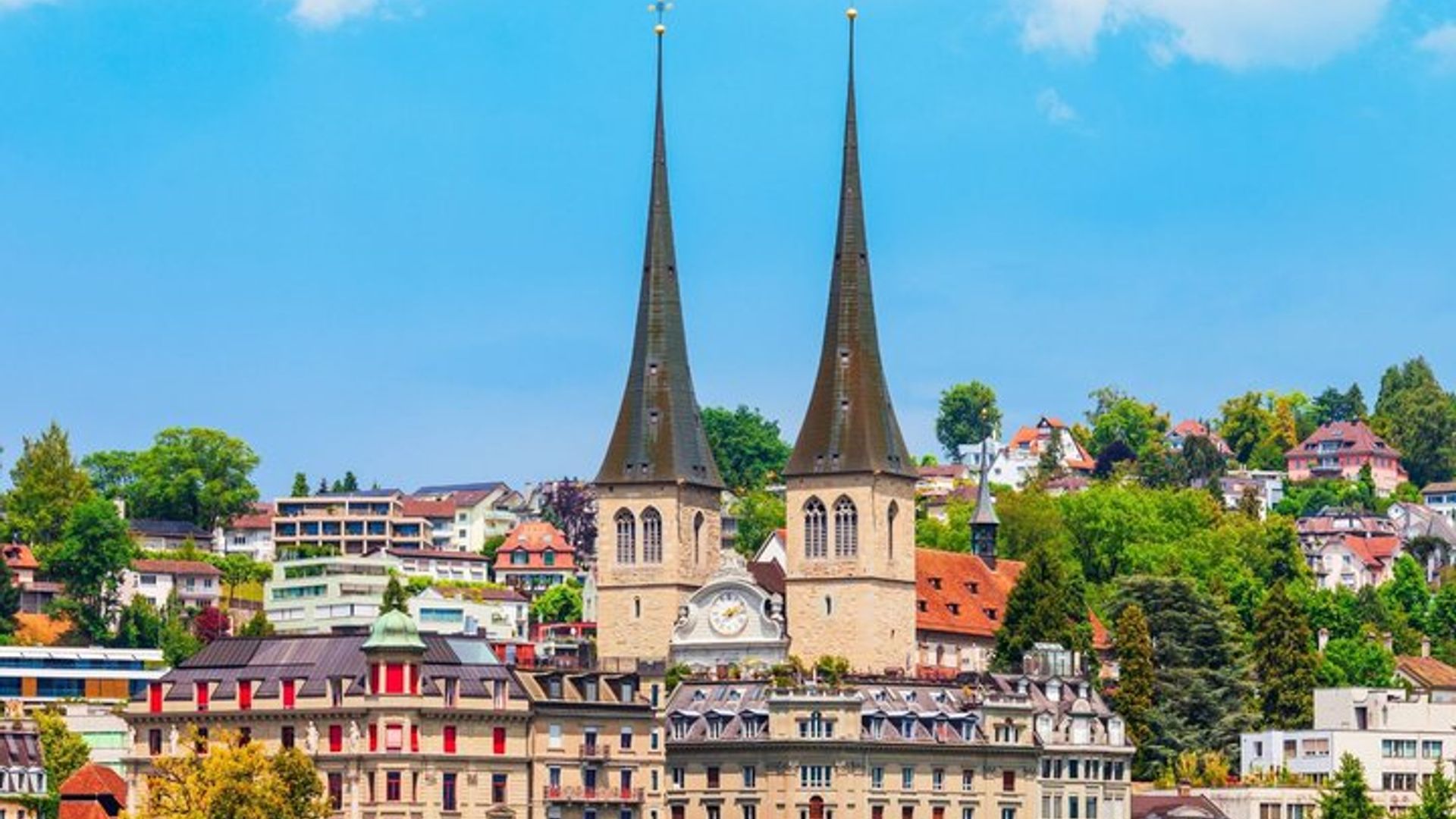 Lucerna búsqueda del tesoro & tour a pie autoguiado