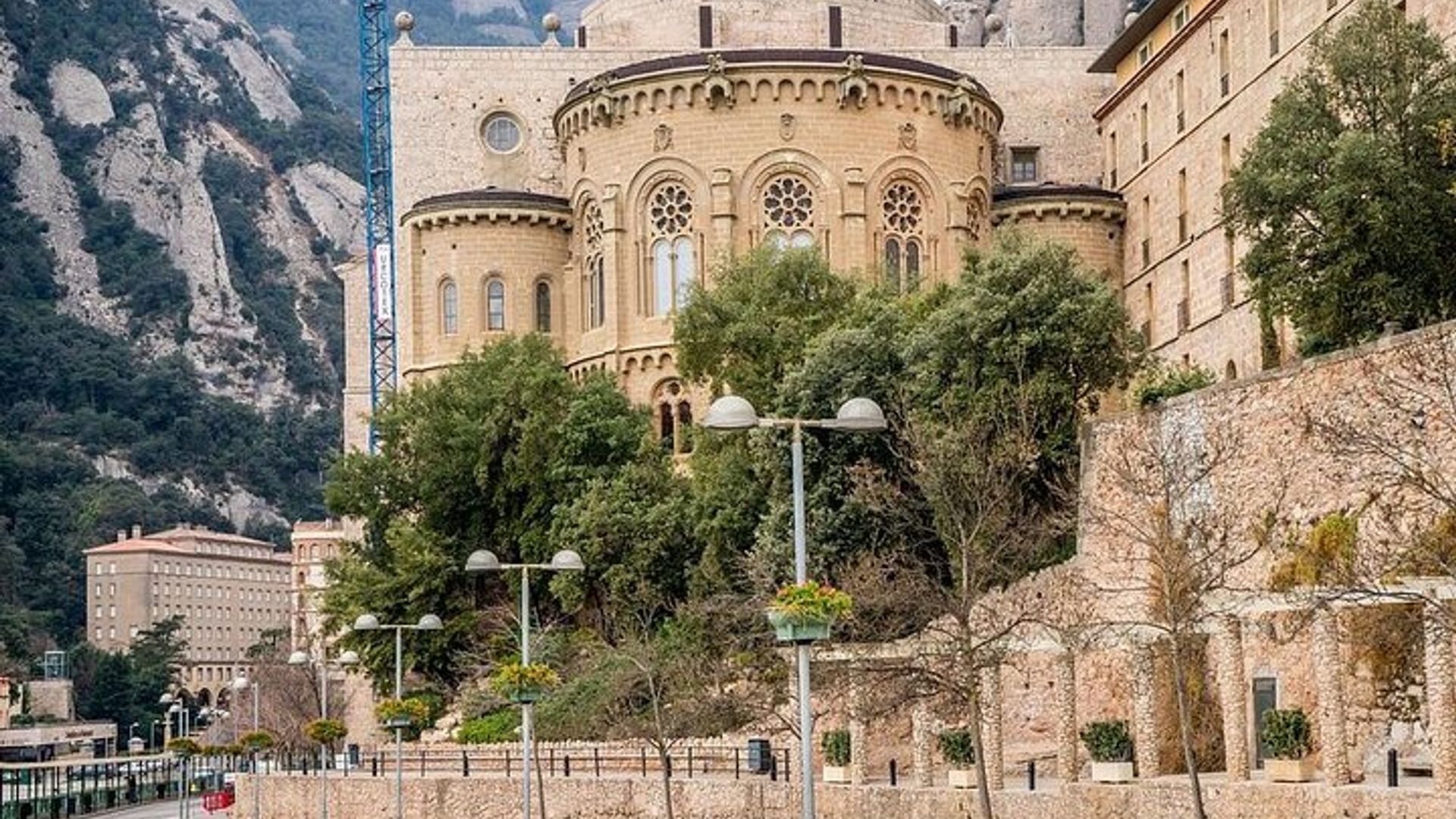 Excursión privada a Montserrat y bodega desde Barcelona con recogida