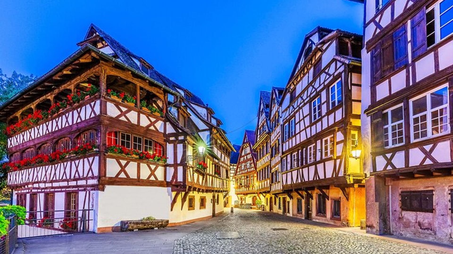 Strasbourg Self-Guided Audio Guide Walking Tour Smartphone App