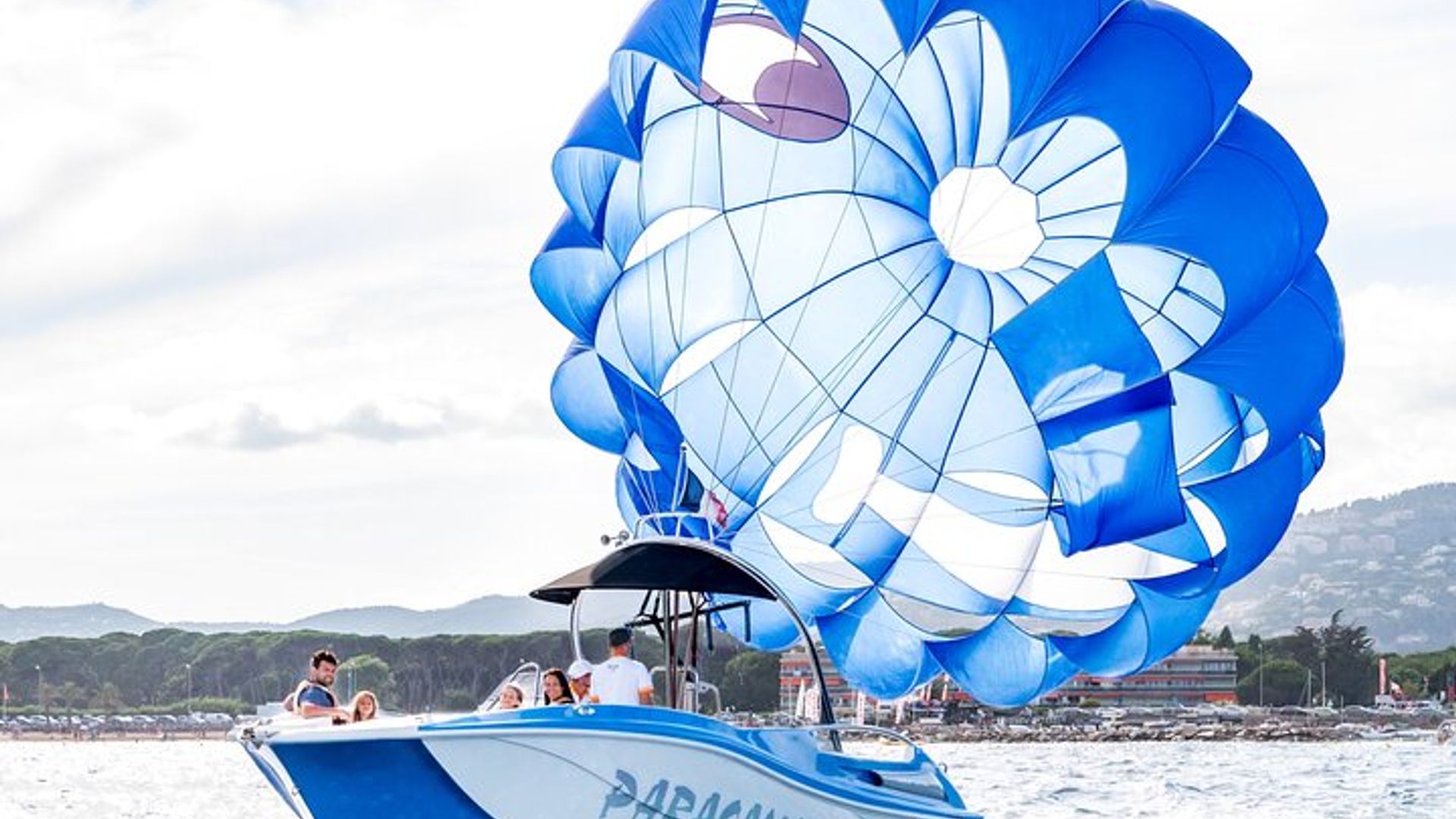 Vol en Parachute Ascensionnel au-dessus de la Baie de Cannes