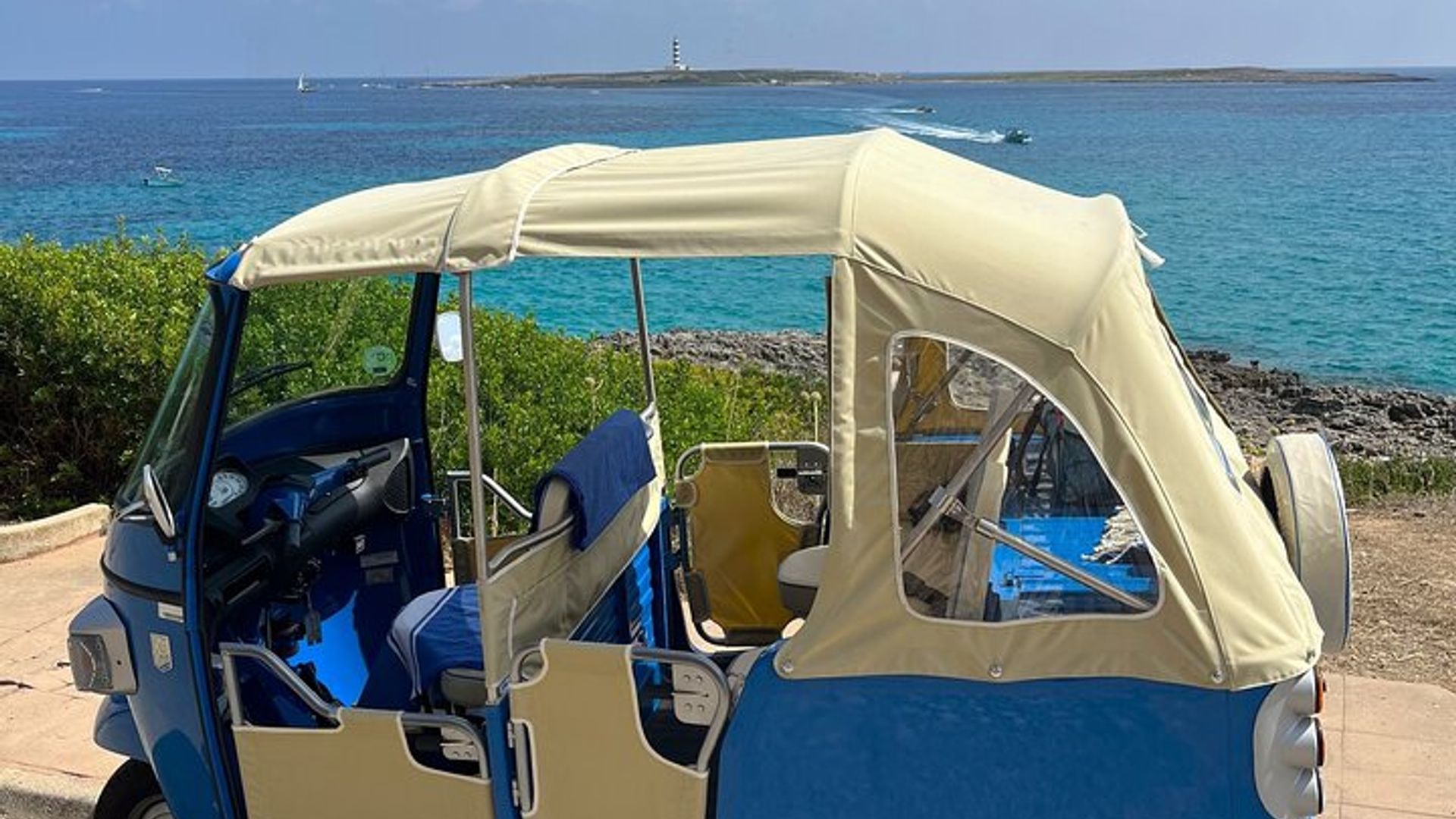 Private and Secret Tour in Ape Collector Vintage in Menorca
