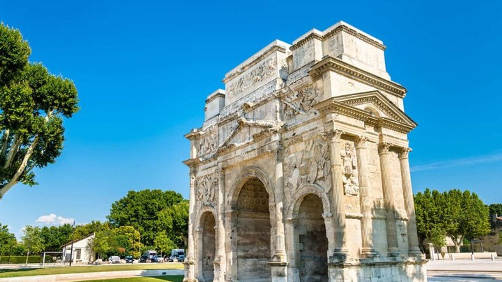 Hello Orange: Private 2-Hour Intro City Walk with Local Guide