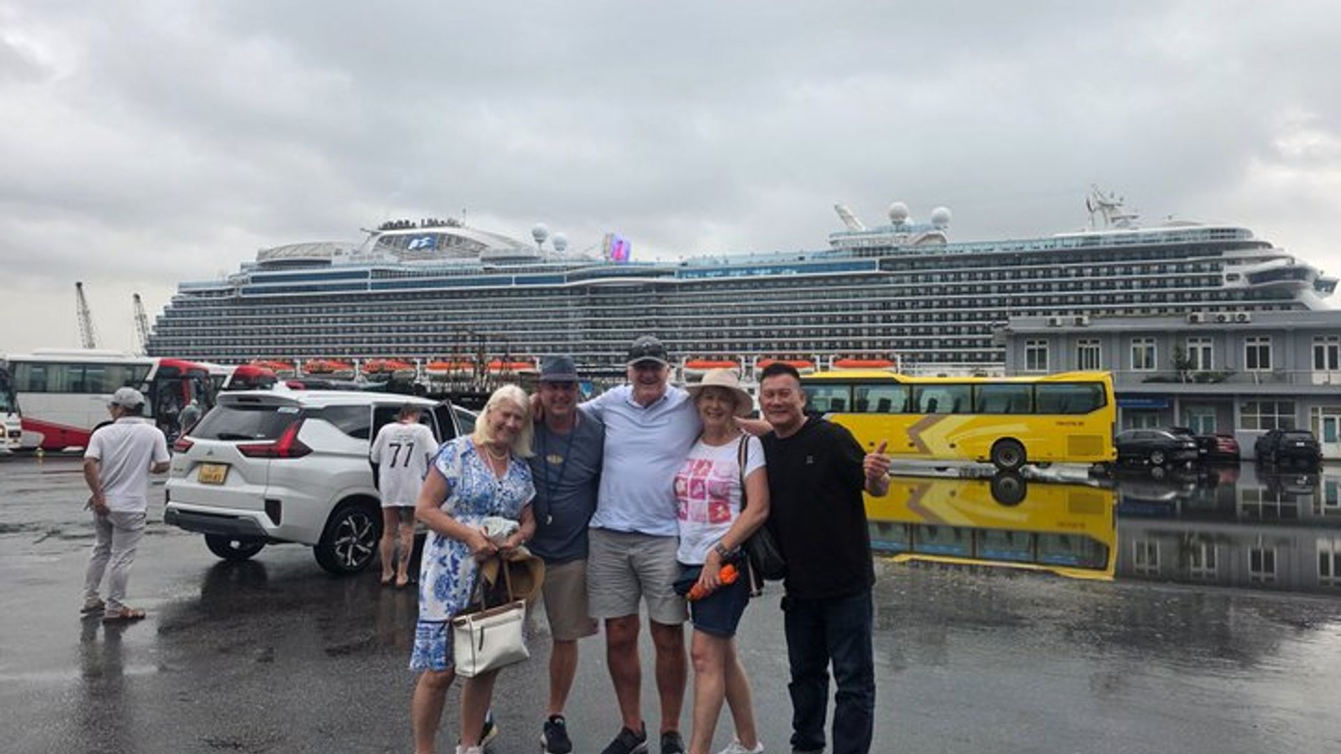 Private Tour vom Hafen Chan May nach Ba Na Hills & Golden Bridge