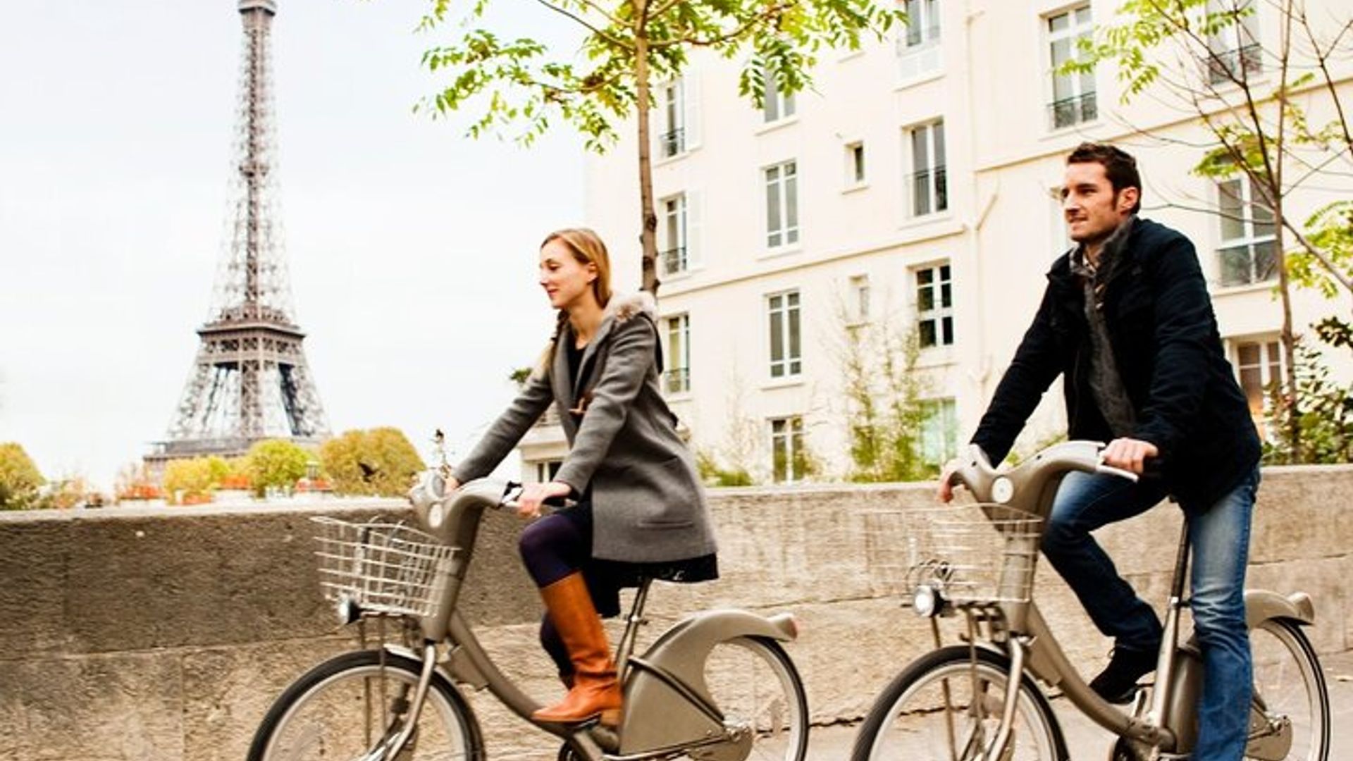 Paris Guided Bicycle Tour With Louvre Admission Option