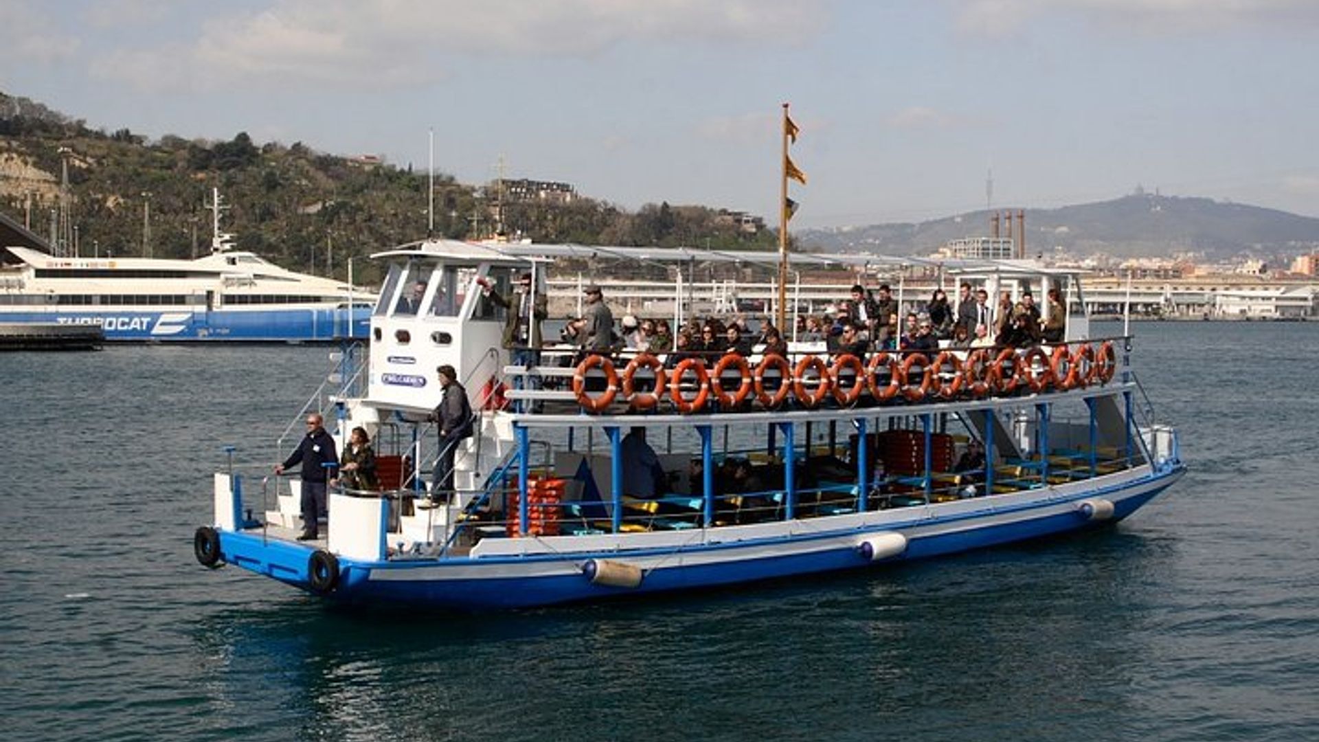 Barcelona Group Scenic Boat Tour With Mobile Guide