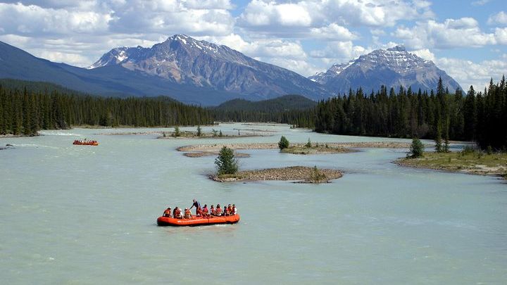 Jasper: Athabasca River Family-Friendly Rafting Tour