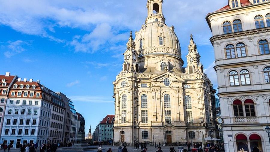 Public guided tour of the old town including a tour of the Frauenkirche