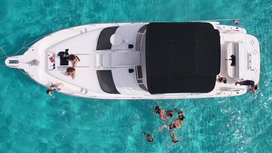 Cancun Private Yacht Cruise: 46-Foot (14-Meter) Sea Ray
