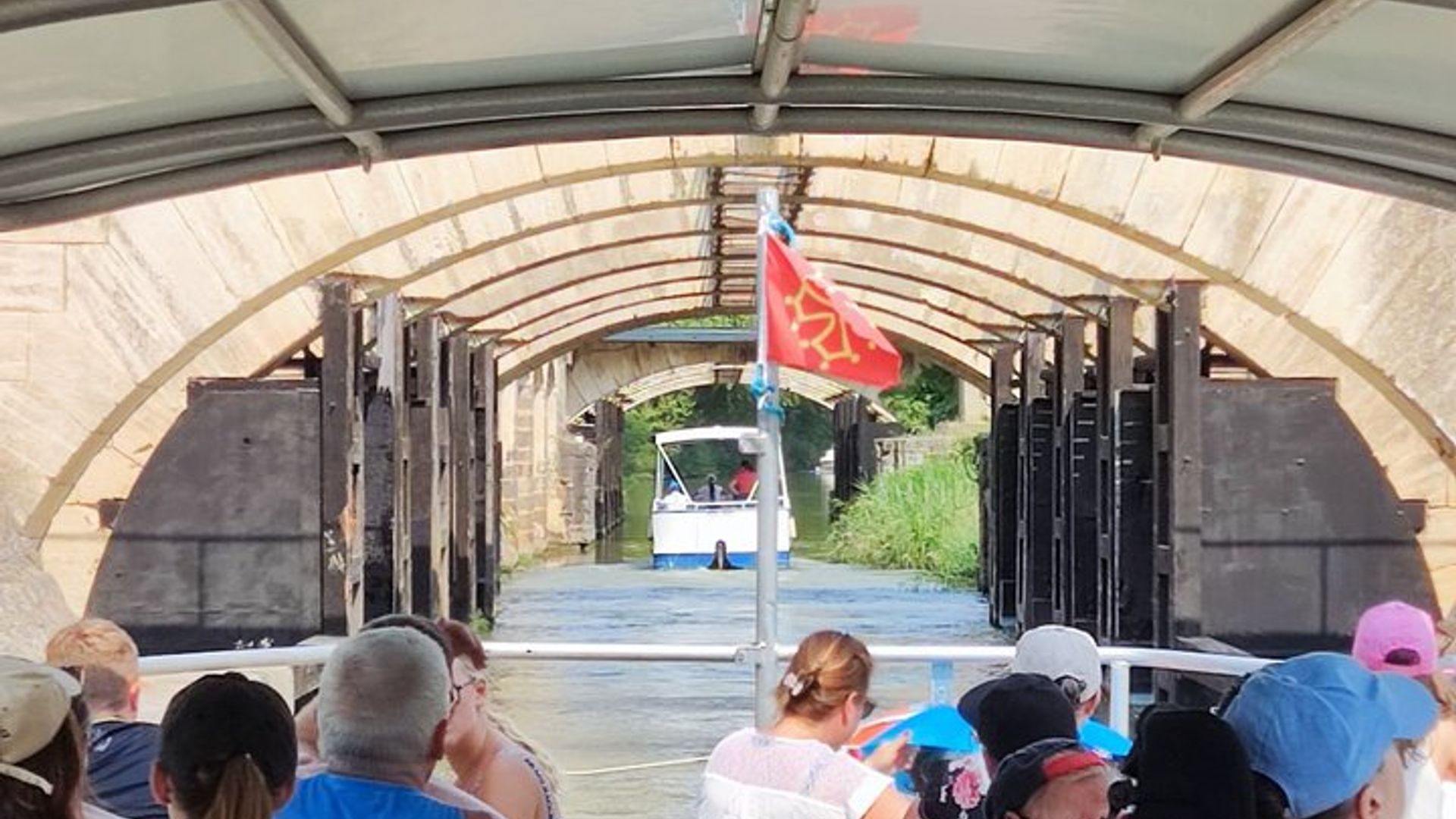 Croisière Commentée sur le Canal du Midi à Vias-Plage