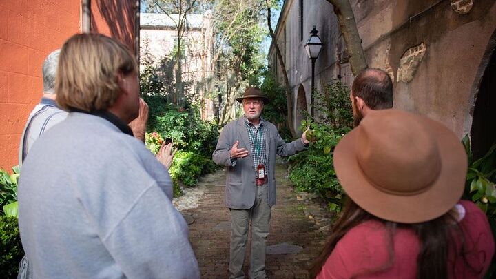 Charleston Alleys and Hidden Passages Small-Group Walking Tour