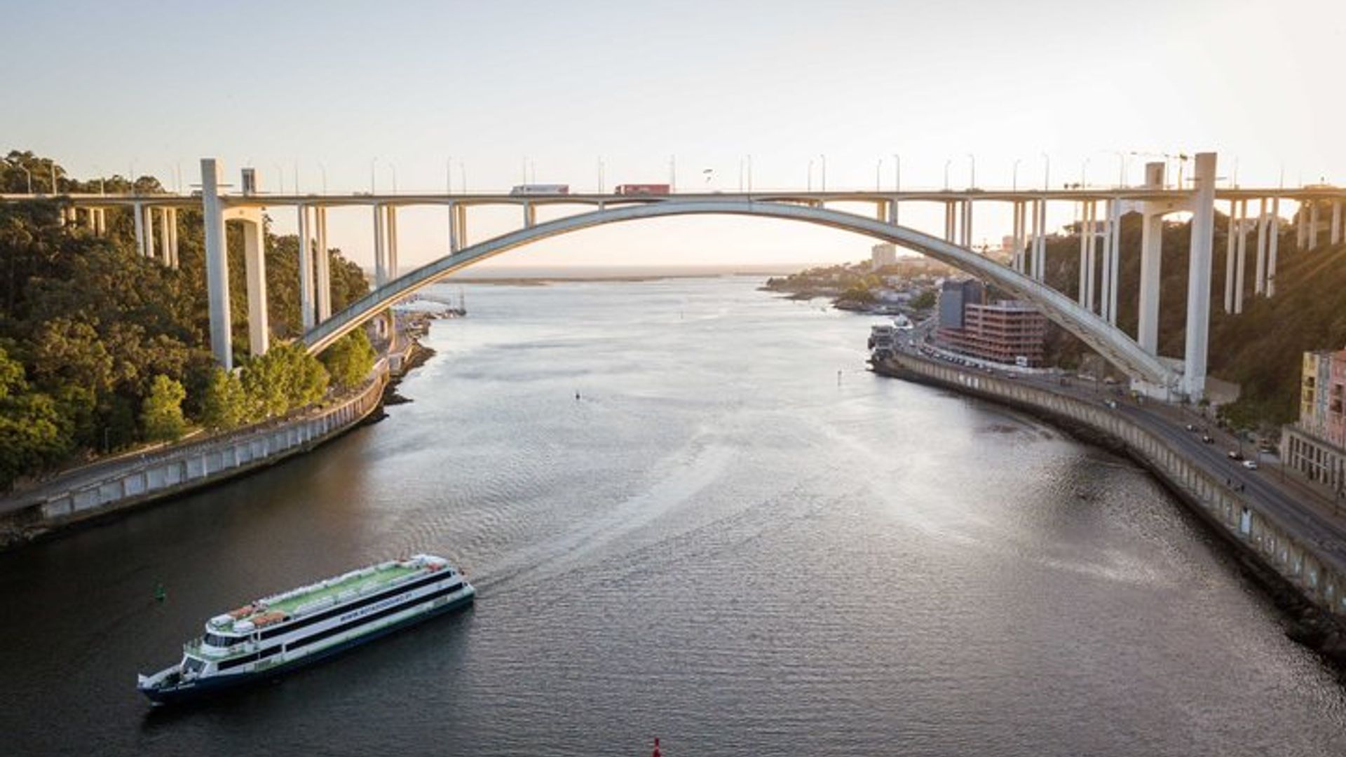 Arrampicata sul Ponte di Porto